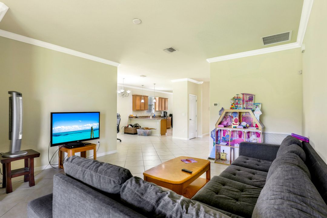 3401 Dandolo Cir, Cape Coral, FL 33909