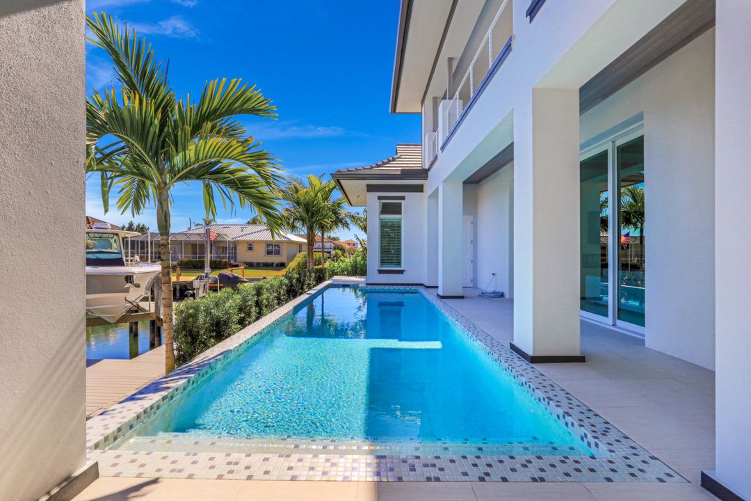 1061 Dana Ct, Marco Island, FL 34145