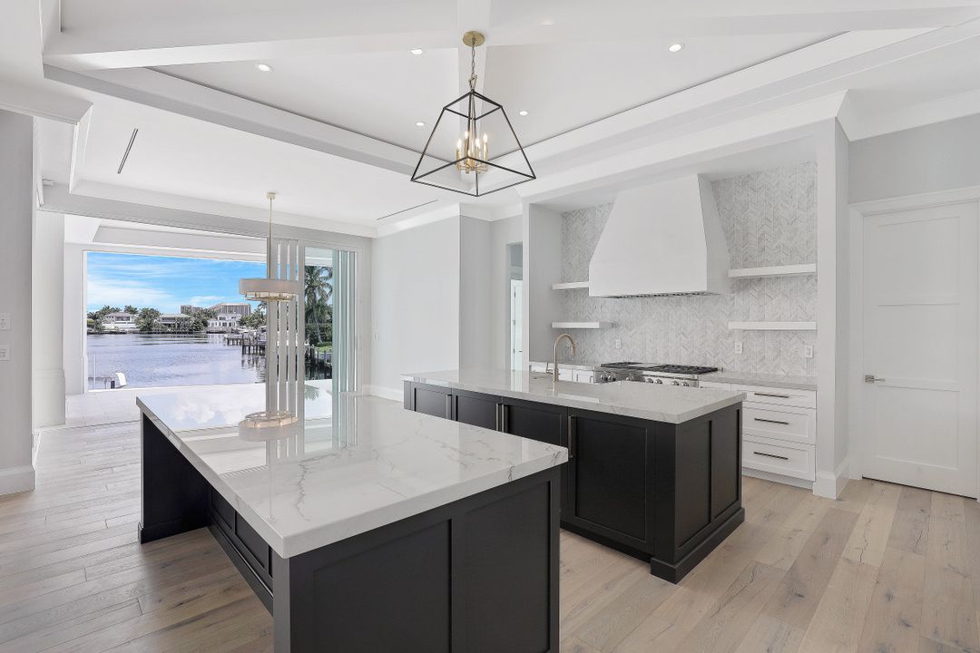 313 Turtle Hatch Rd, Naples, FL 34103