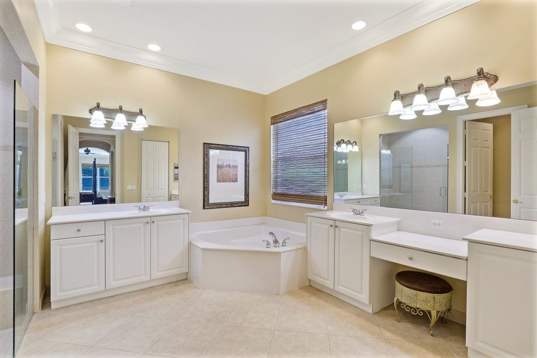 1857 Senegal Date Dr, Naples, FL 34119