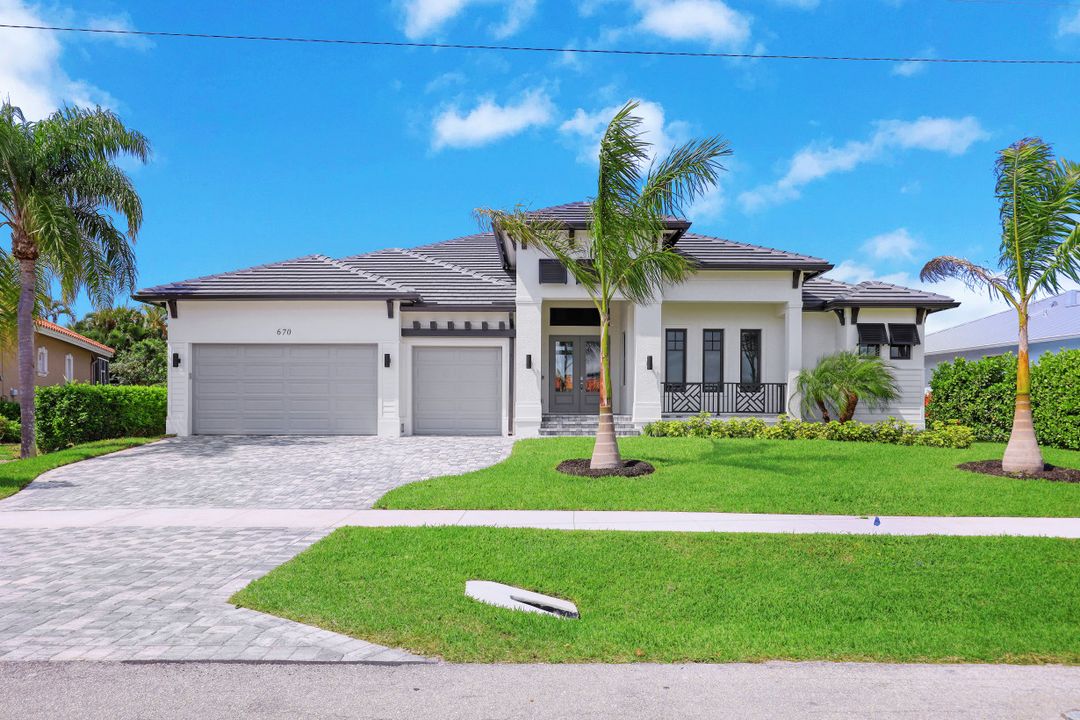 670 Amber Dr, Marco Island, FL 34145