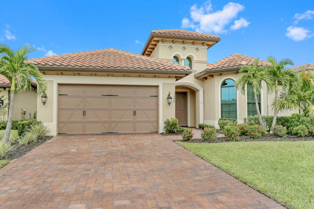 12774 Dundee Ln, Naples, FL 34120