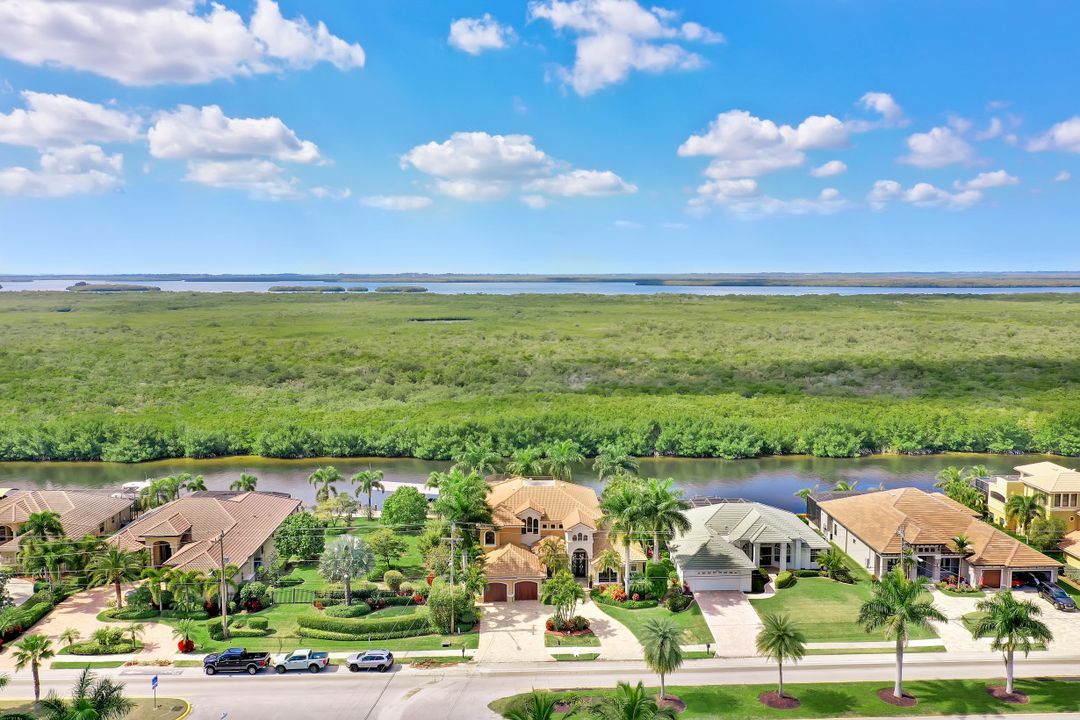 3840 Surfside Blvd, Cape Coral, FL 33914