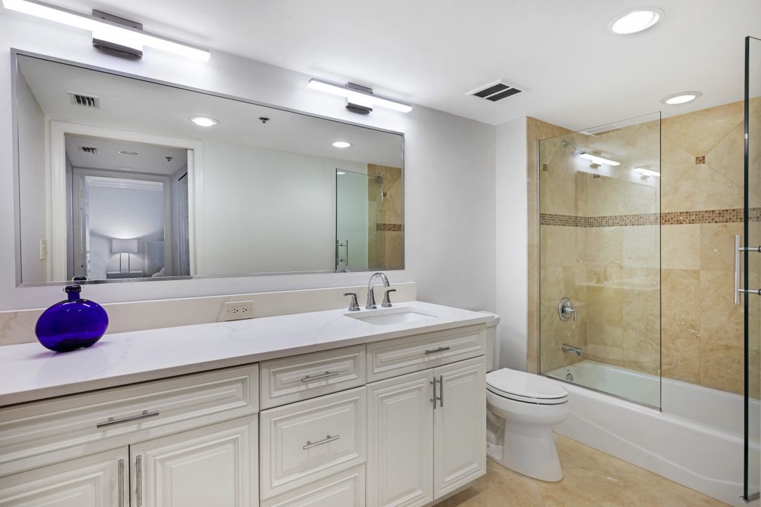 6585 Nicholas Blvd #1103, Naples, FL 34108