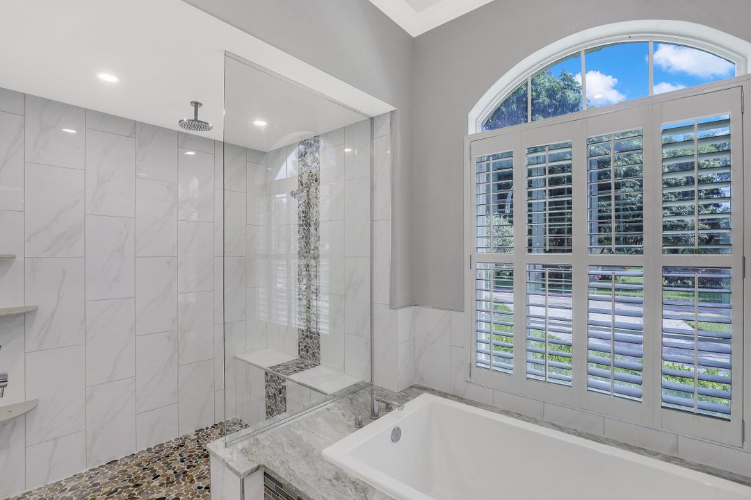 997 Aqua Ln, Fort Myers, FL 33919