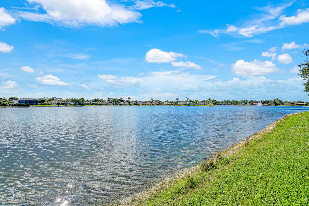 721 Mardel Dr  #606, Naples, FL 34104