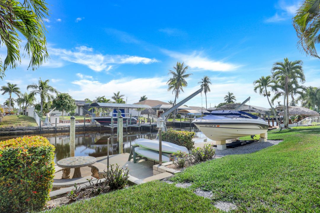 4933 SW 11th Ct, Cape Coral, FL 33914