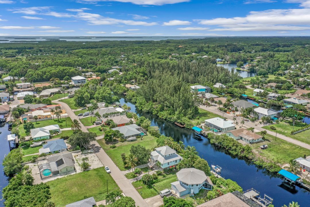 5200 Genesee Pkwy, Bokeelia, FL 33922