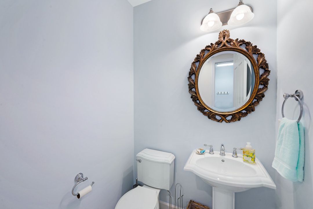 8080 Players Cove Dr Unit 102, Naples, FL 34113