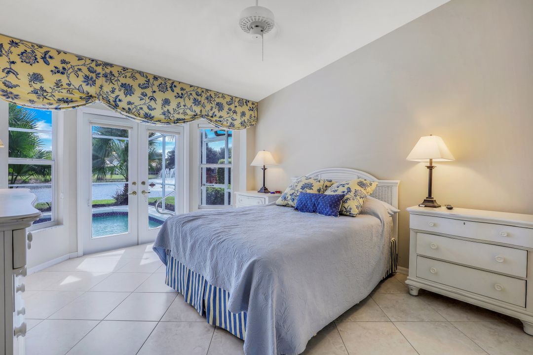 554 Captn Kate Ct, Naples, FL 34110
