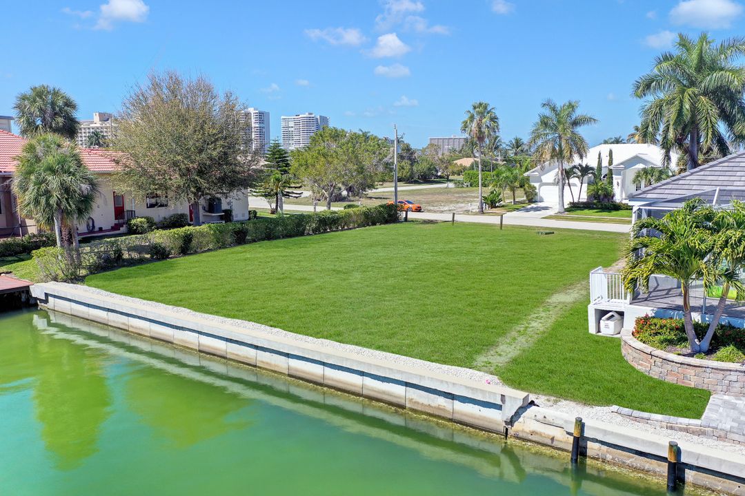 979 Daisy Ct, Marco Island, FL 34145