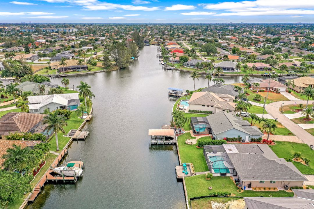 2307 SW 40th St, Cape Coral, FL 33914