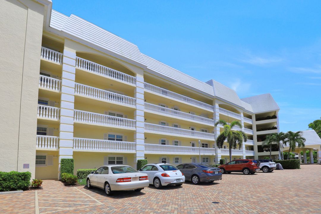 1011 Swallow Ave #305, Marco Island, FL 34145