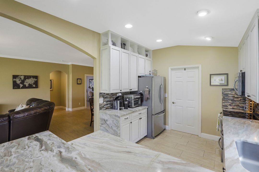 7433 Meldin Ct, Naples, FL 34104