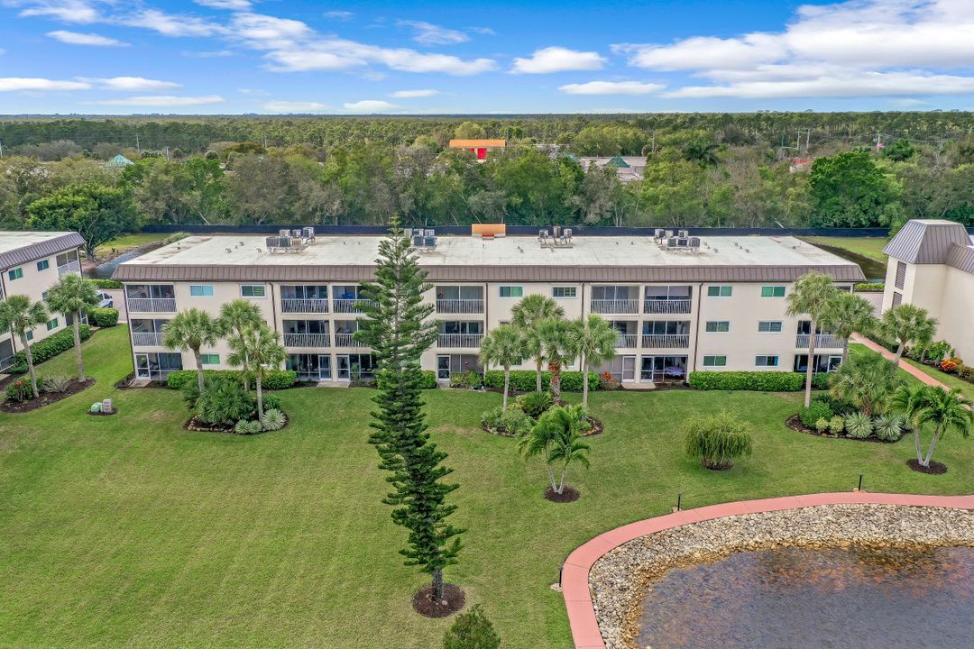 1004 Manatee Rd, Naples, FL 34114