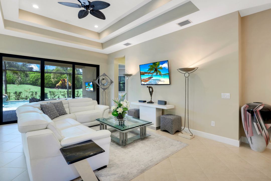 9097 Isla Bella Cir, Bonita Springs, FL 34135