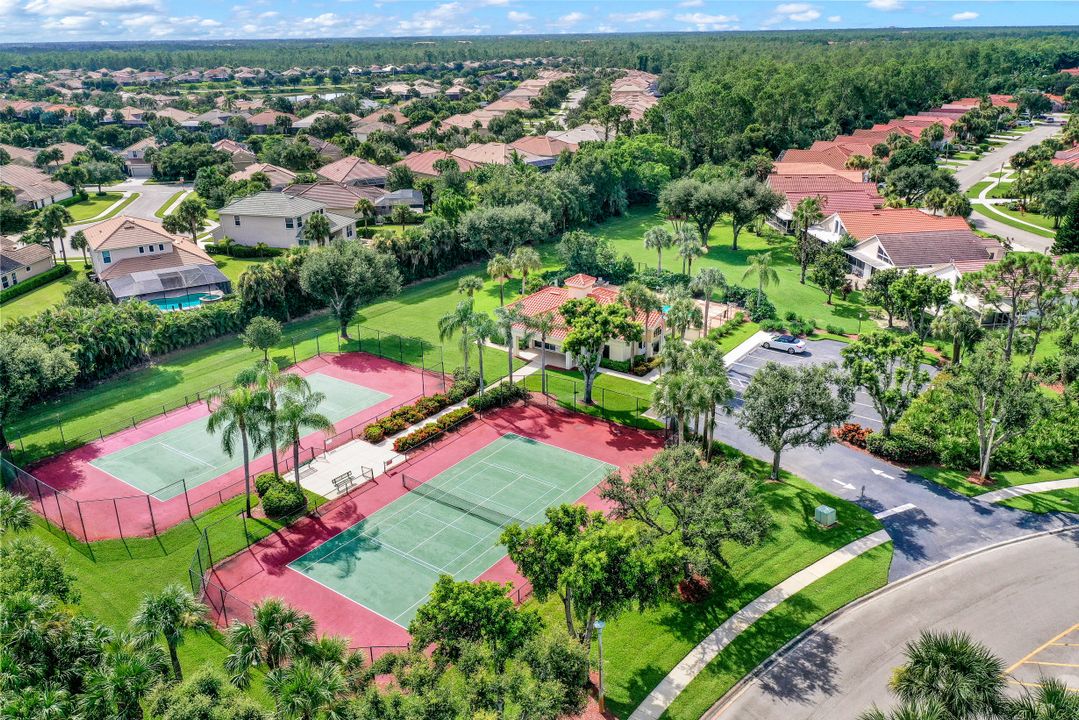 176 Lady Palm Dr, Naples, FL 34104