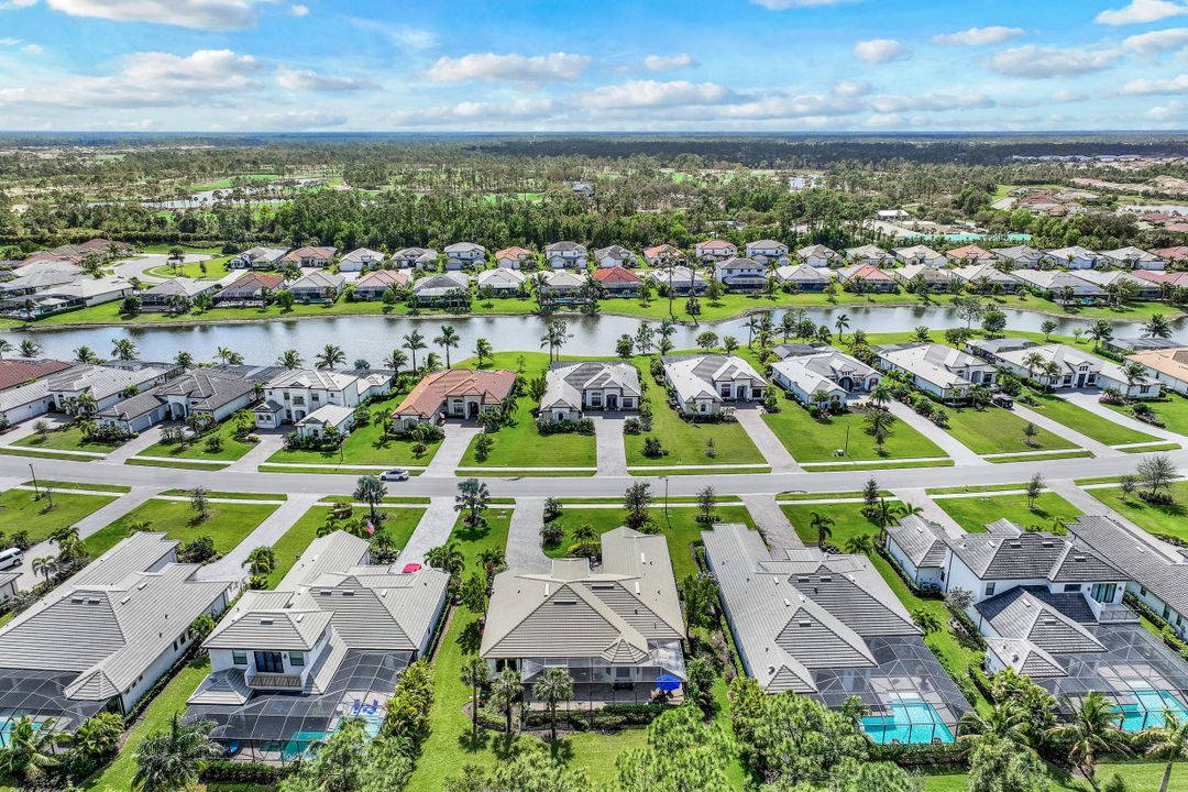 2303 Somerset Pl, Naples, FL 34120