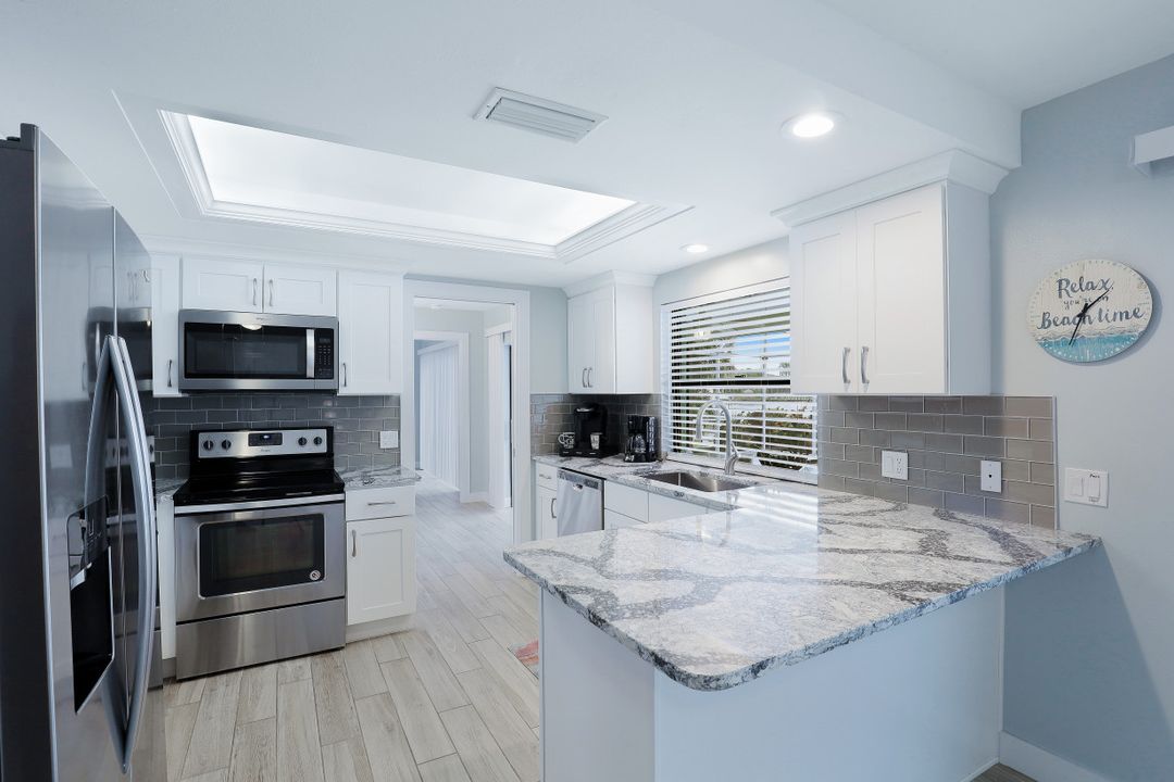 614 Cape Coral Pkwy W, Cape Coral, FL 33914