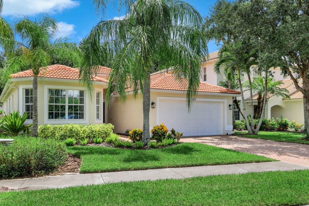 8392 Laurel Lakes Blvd, Naples, FL 34119