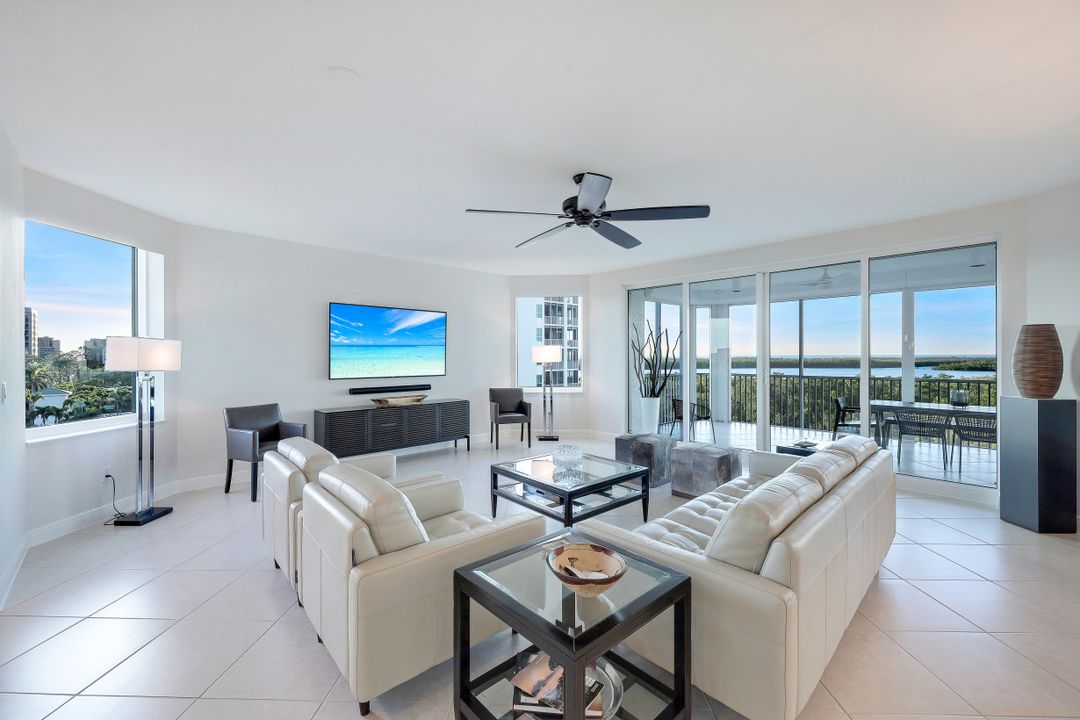 275 Indies Way #601, Naples, FL 34110