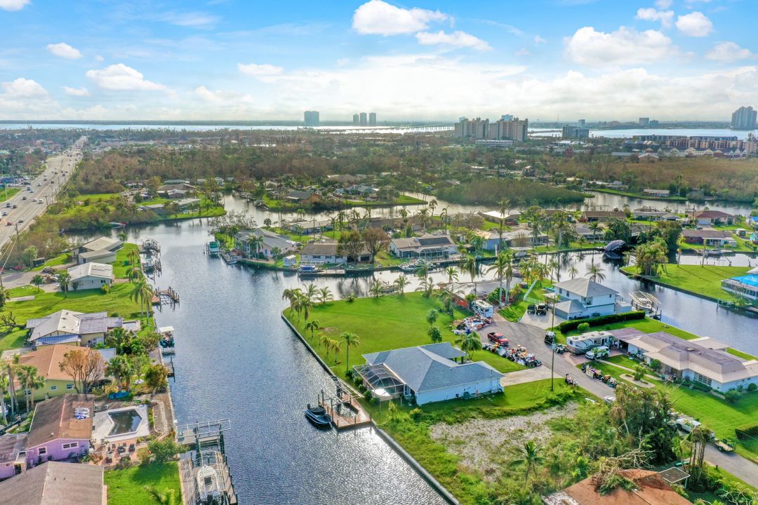 426 Cross St, North Fort Myers, FL 33903