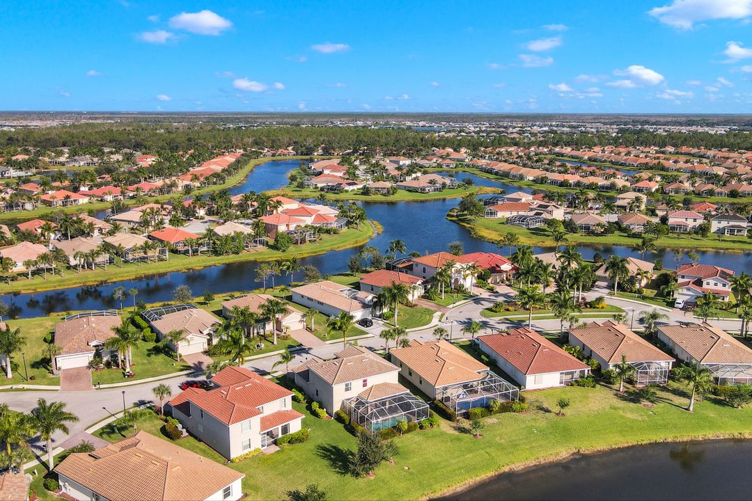 14832 Canton Ct, Naples, FL 34114