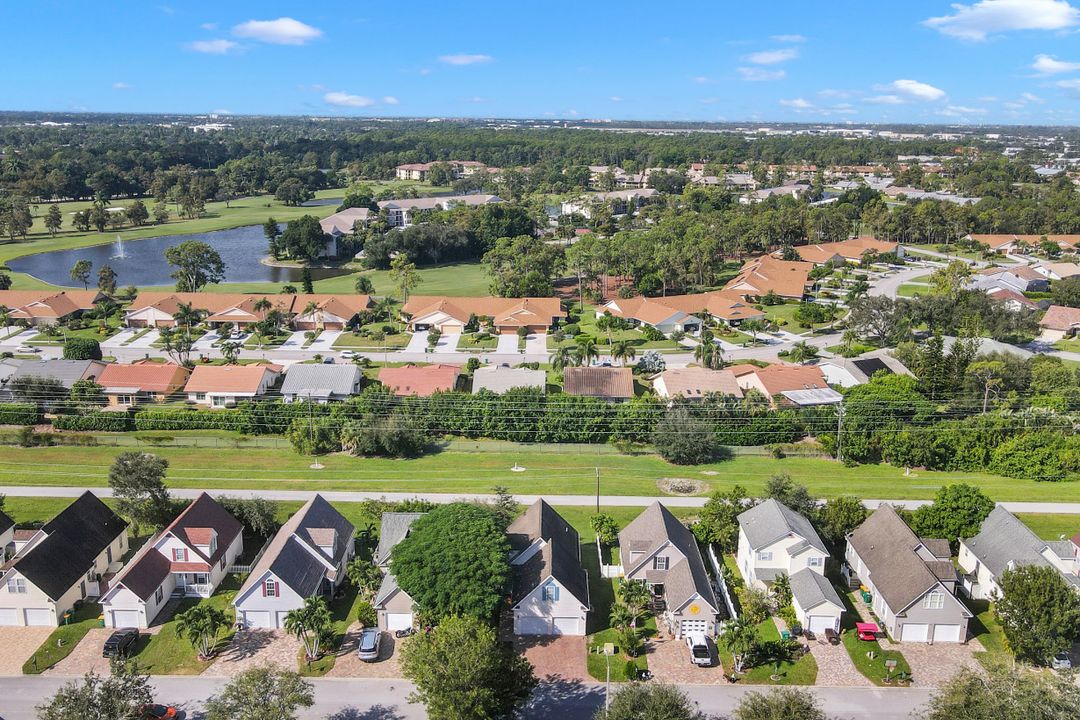 239 Leawood Cir, Naples, FL 34104