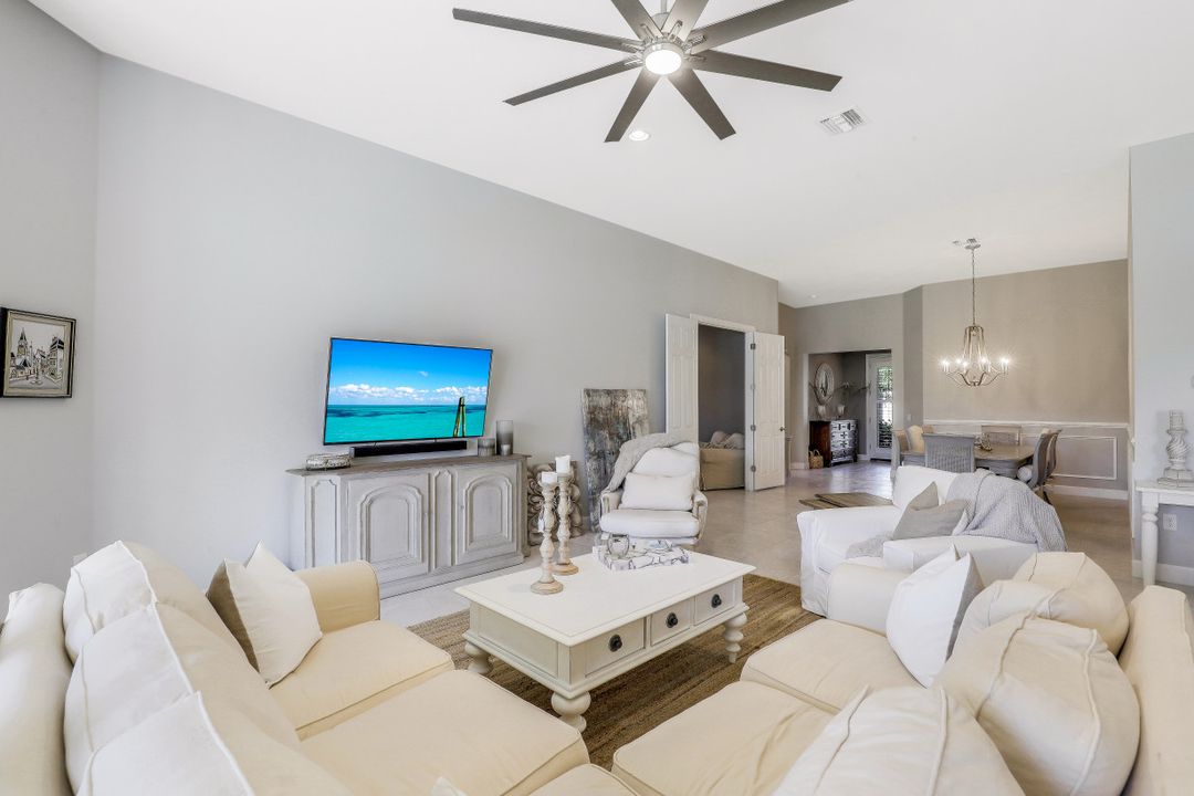 16320 Camden Lakes Cir, Naples, FL 34110