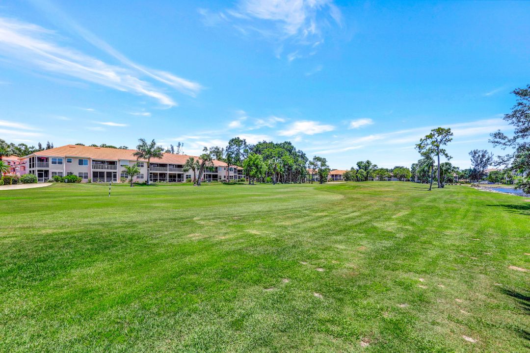 190 Turtle Lake Ct #203, Naples, FL 34105