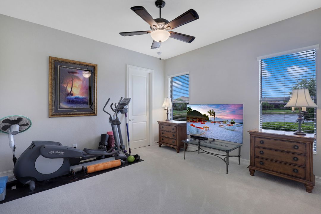 6587 Barbera Ln, Naples, FL 34113