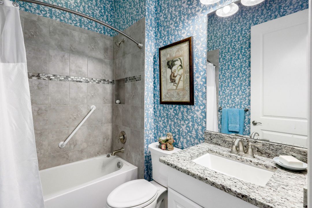 8447 Palacio Terrace W, Naples, FL 34114