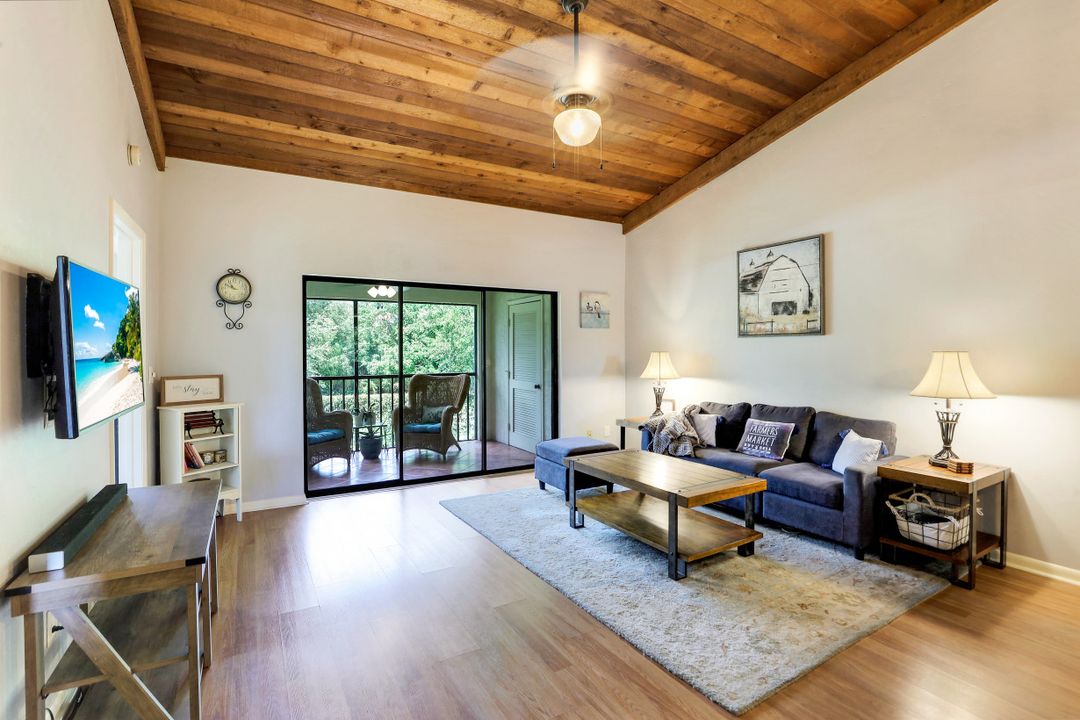 3018 Kings Lake Blvd #3018, Naples, FL 34112