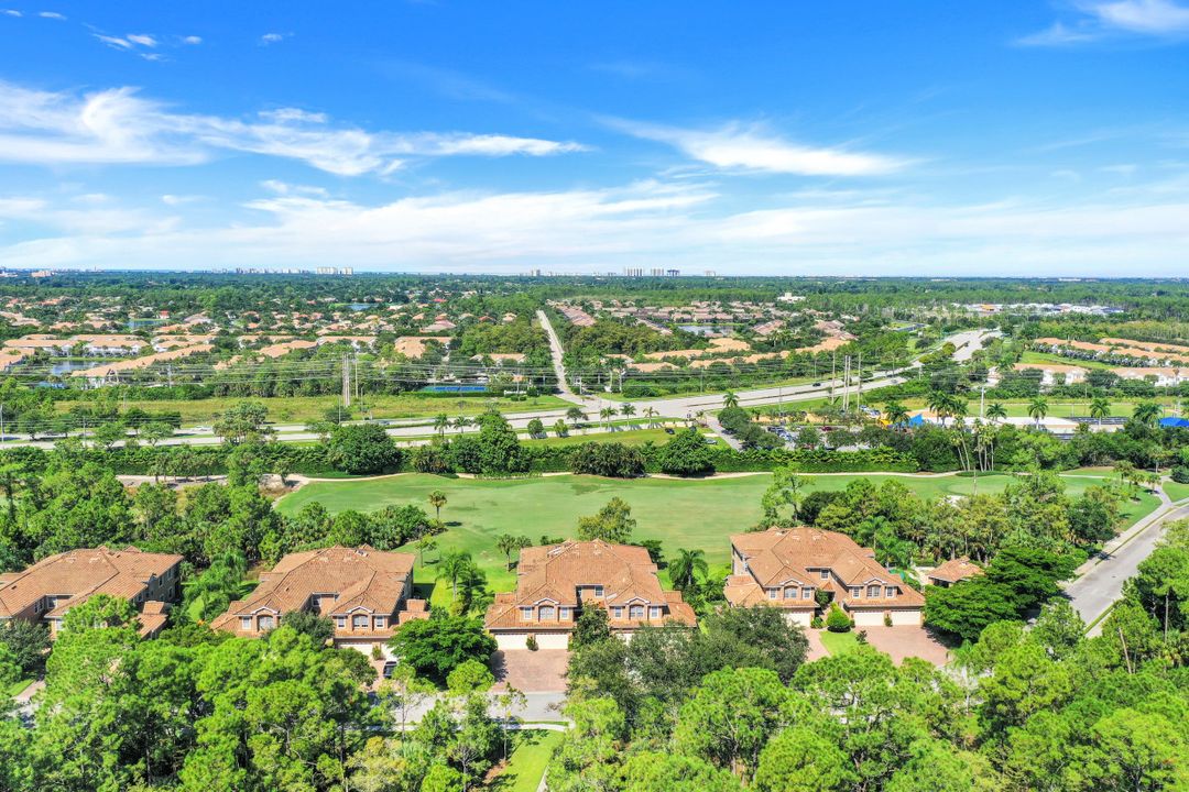 6049 Ashford Ln #202, Naples, FL 34110