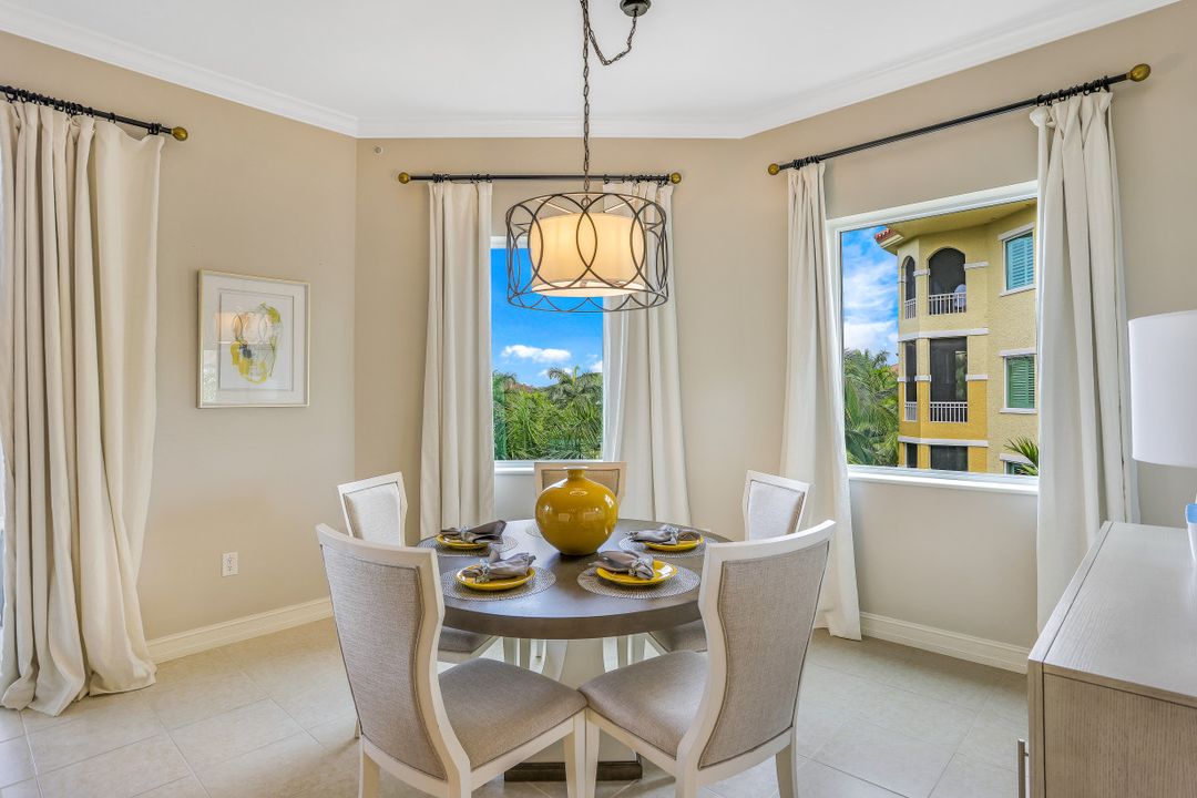 2738 Tiburon Blvd E, Naples, FL 34109