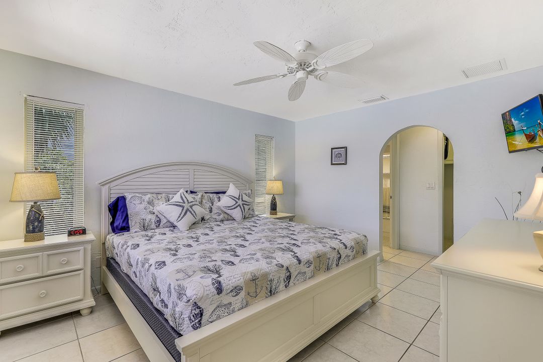 2002 SE 6th Ave, Cape Coral, FL 33990