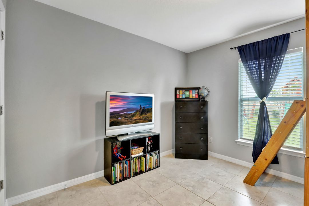 2837 NW 24th Ave, Cape Coral, FL 33993