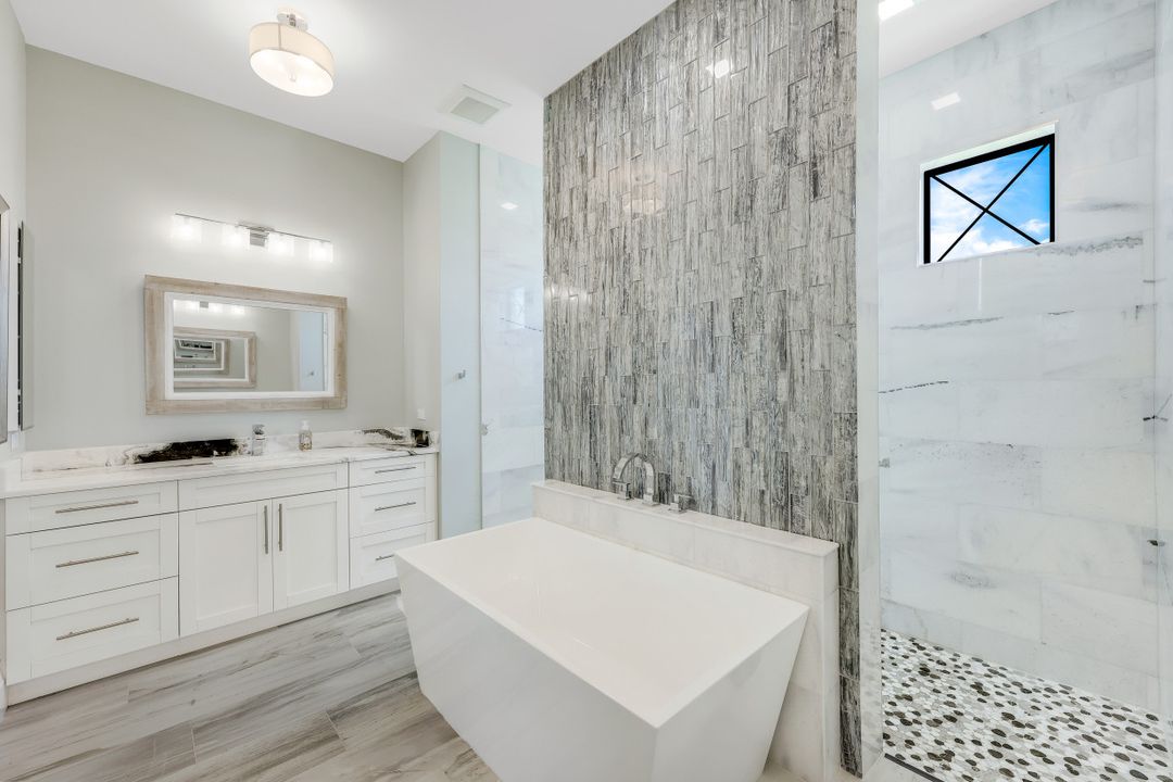 214 NW 32nd Pl, Cape Coral, FL 33993