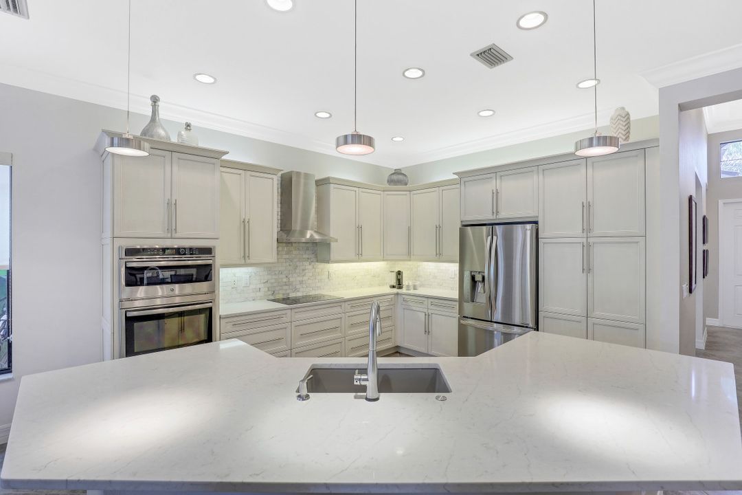 3367 Pacific Dr, Naples, FL 34119