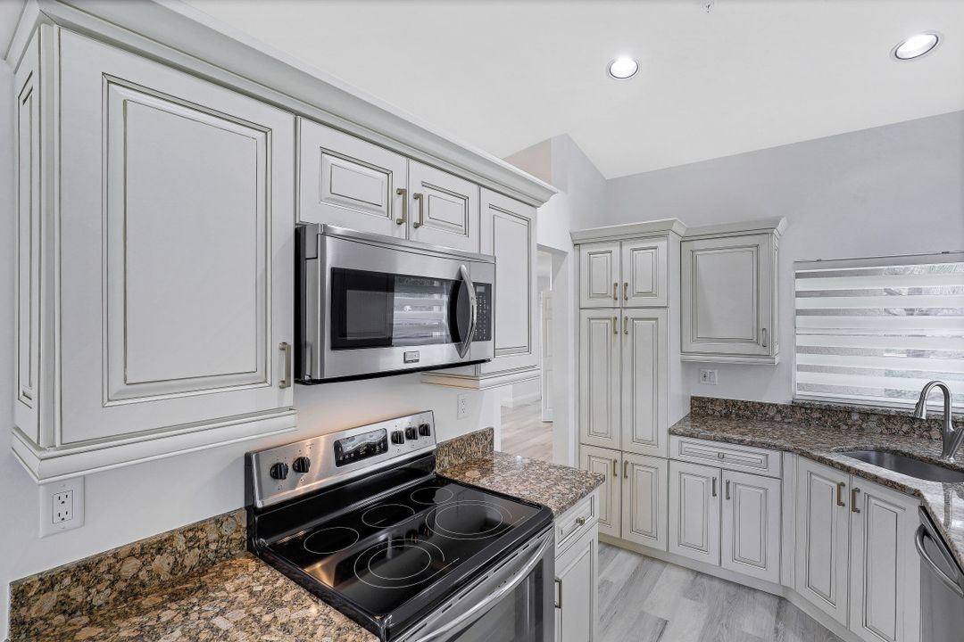 24820 Lakemont Cove Ln #201, Bonita Springs, FL 34134