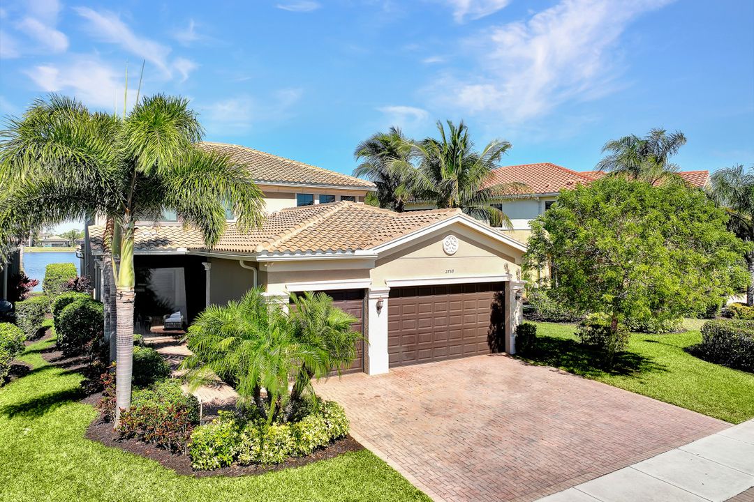 2739 Cinnamon Bay Cir, Naples, FL 34119