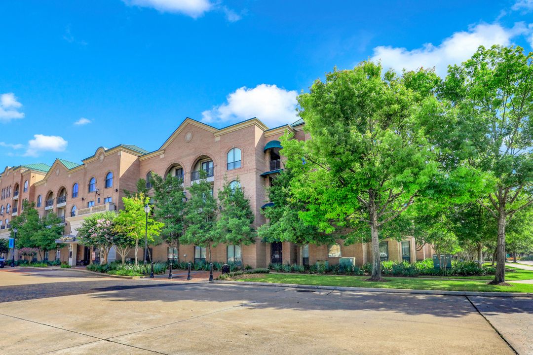 2299 Lone Star Dr, Sugar Land, TX 77479