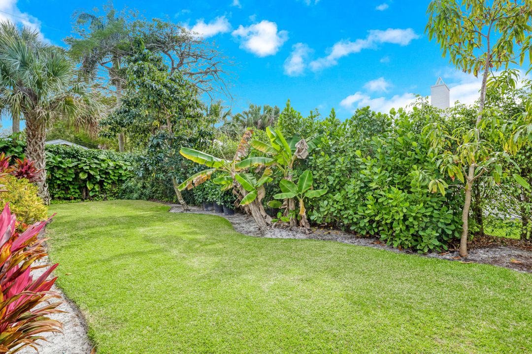 1236 13th Ave N, Naples, FL 34102