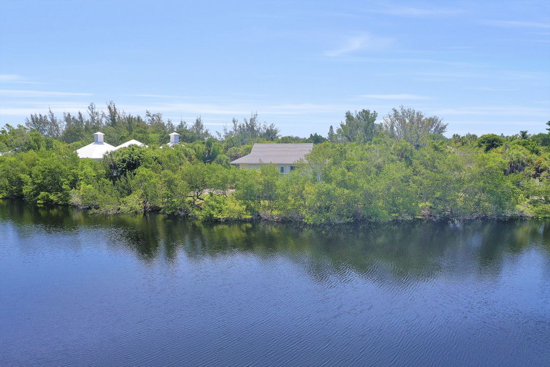 9455 Beverly Ln, Sanibel, FL 33957