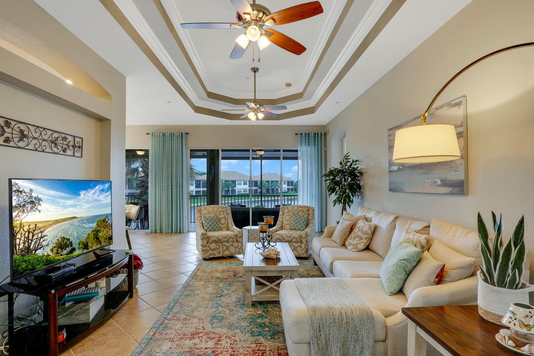 8763 Coastline Ct #201, Naples, FL 34120