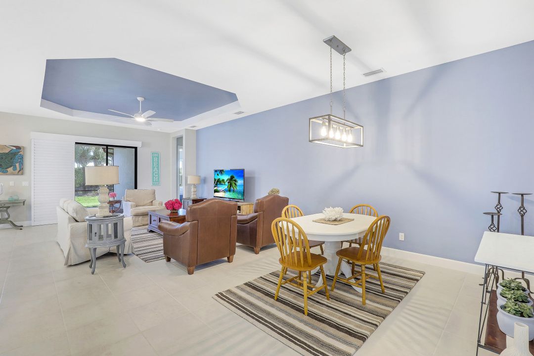 8458 Sevilla Ct, Naples, FL 34114