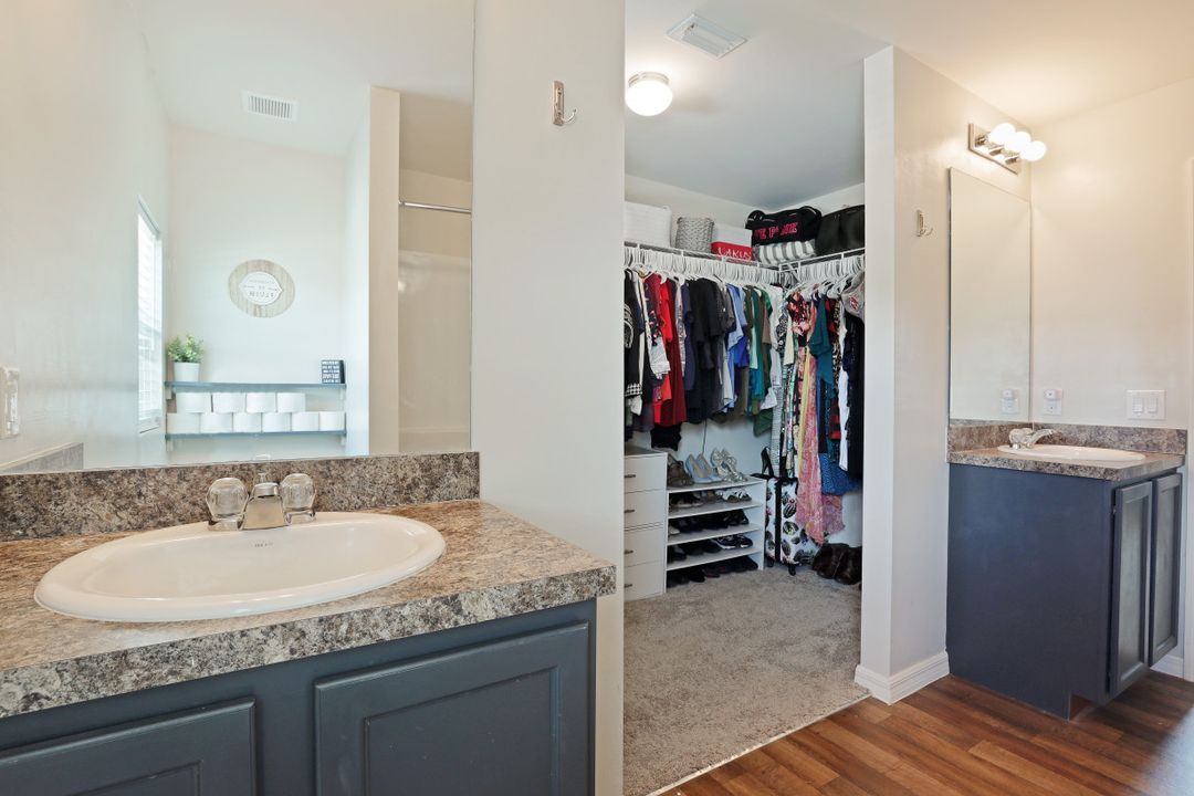 1926 NW 22nd Ave, Cape Coral, FL 33993