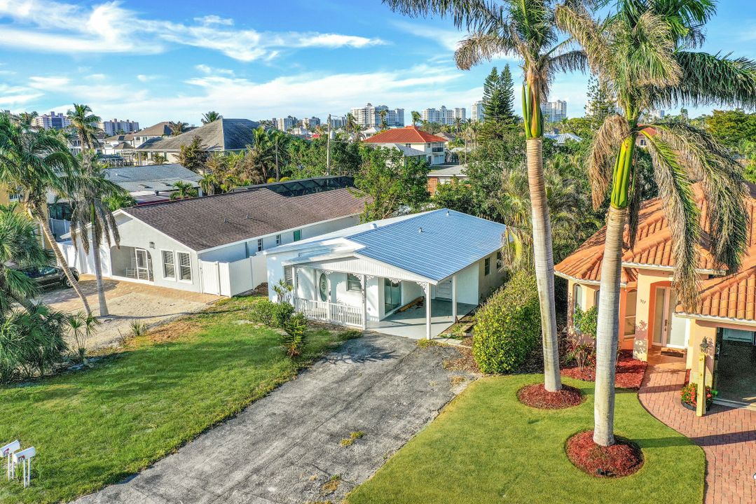 513 104th Ave N, Naples, FL 34108