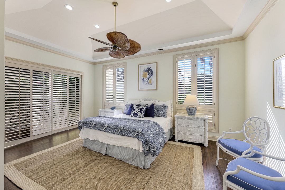 925 Spyglass Ln, Naples, FL 34102