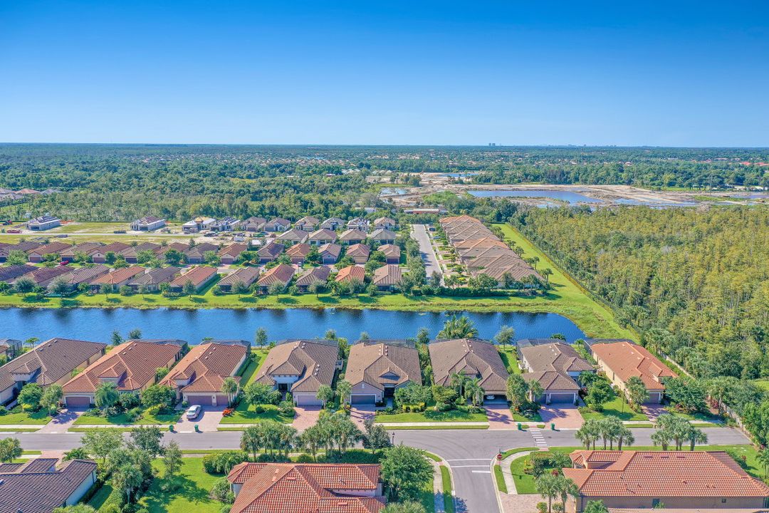 8427 Palacio Terrace S, Naples, FL 34114